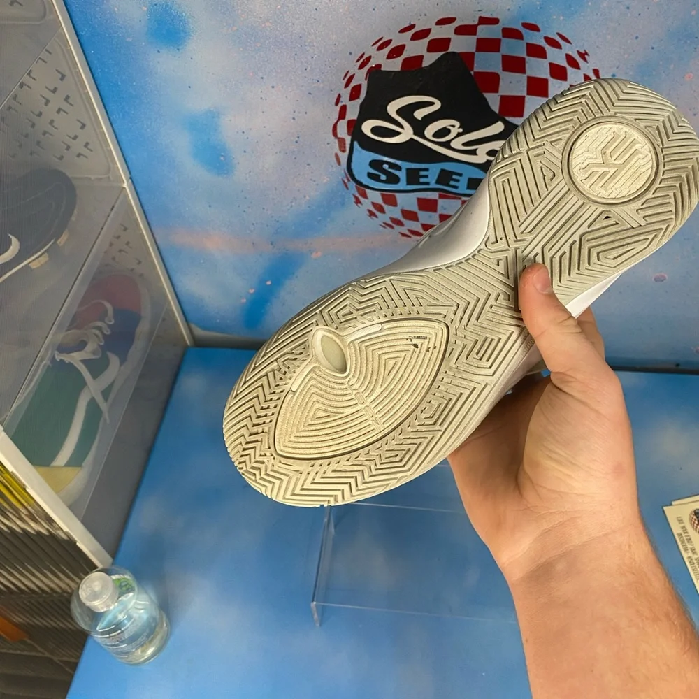 Kyrie 3 flytrap - Picture 3 of 8